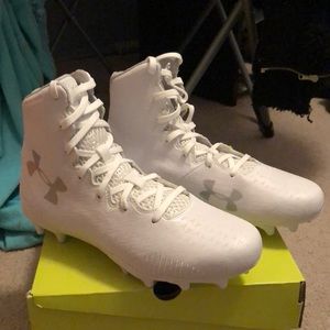 Woman’s lacrosse (lax) cleats